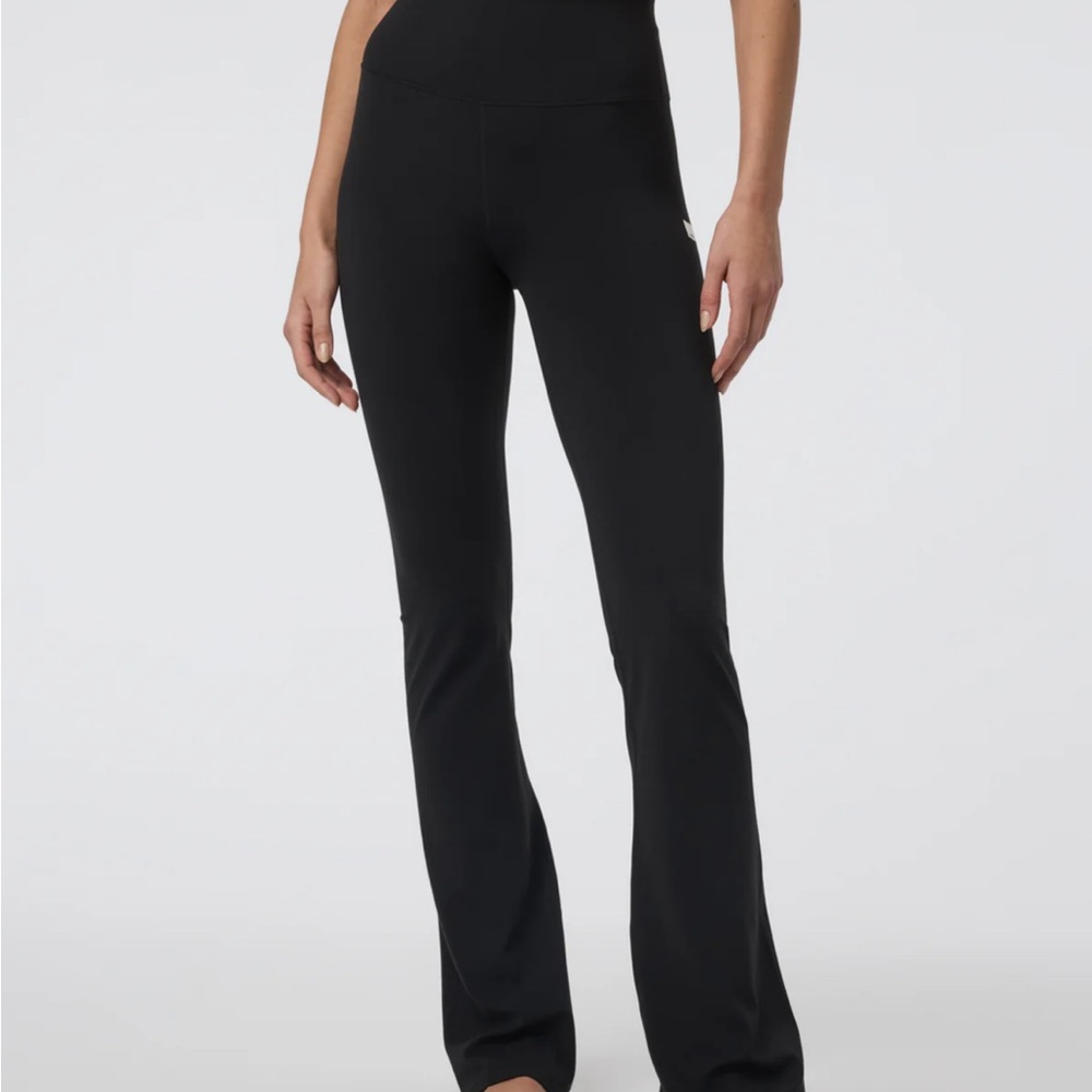 Vuori AllTheFeels™ Slim Flare